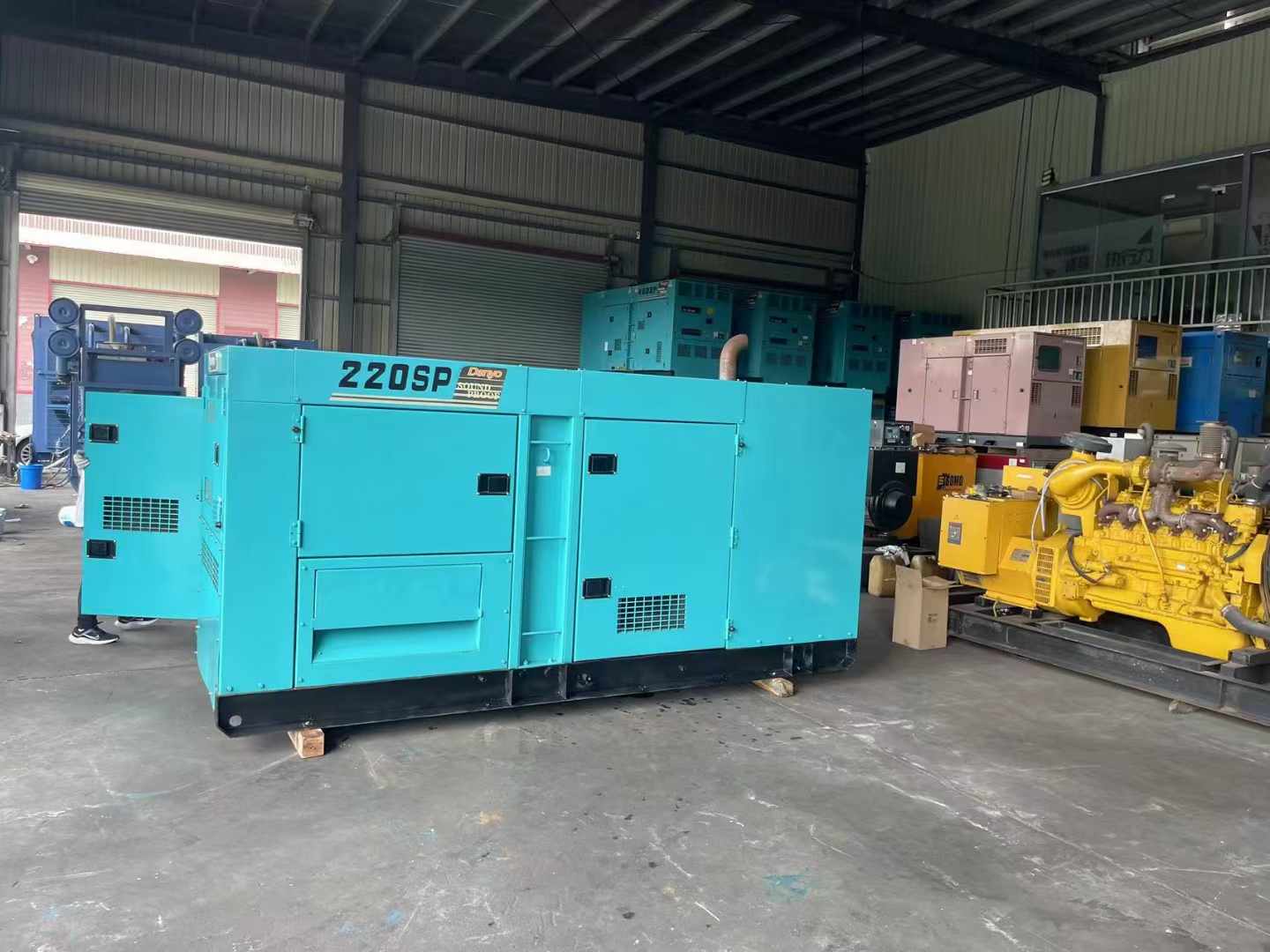 怀柔柴油发电机组长期不间断运行时，如何监控其温度和压力？